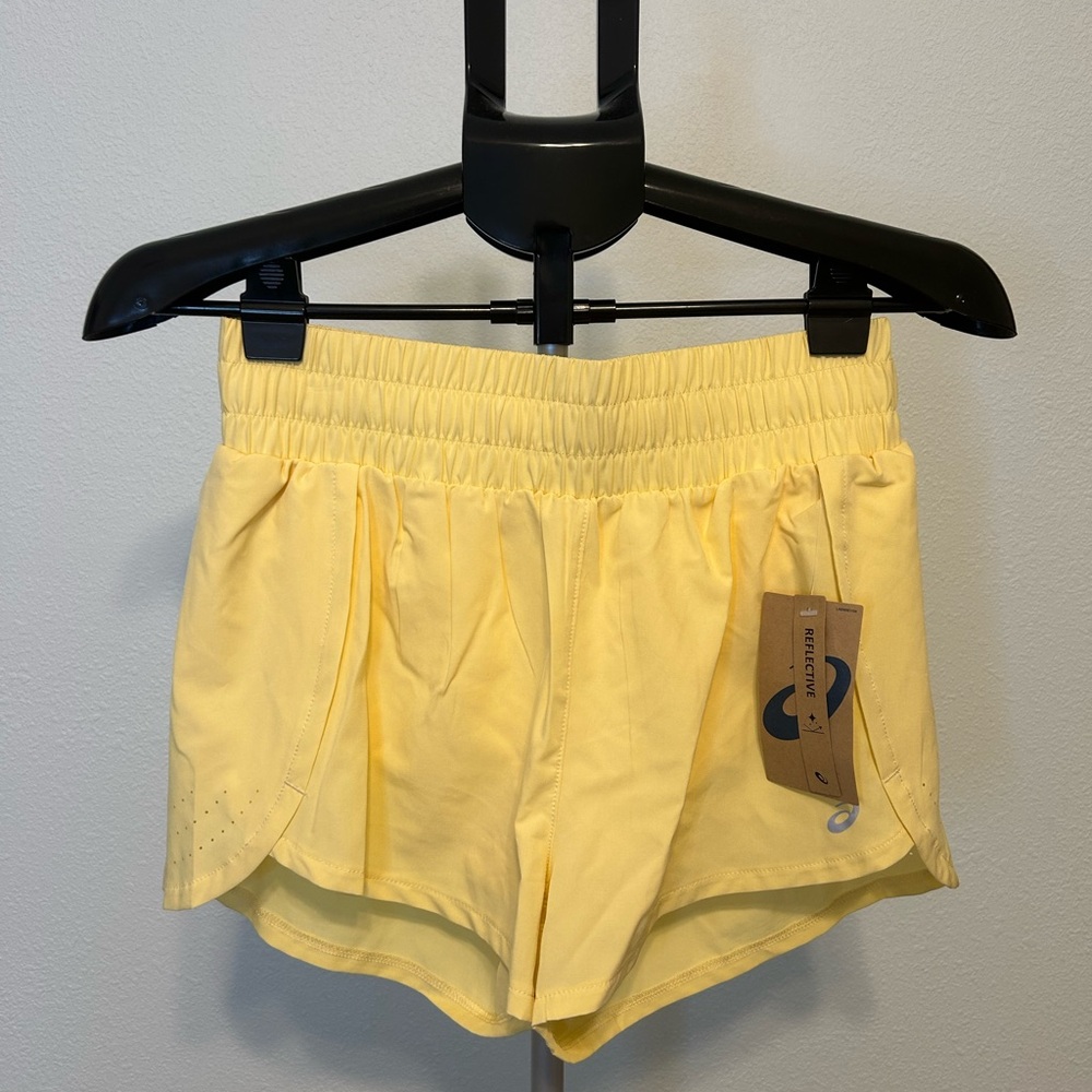 NWT Asics Running Reflective Shorts - Butter Cream